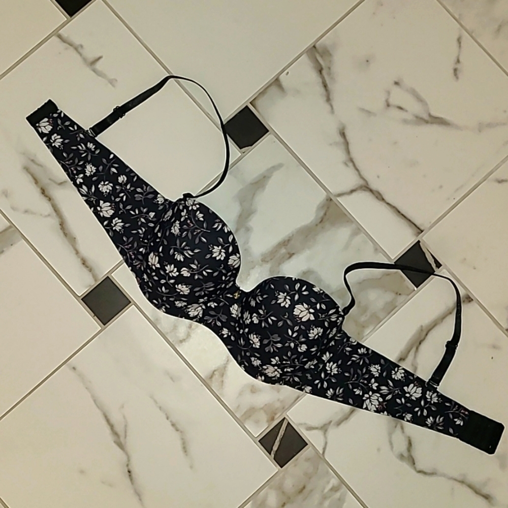 Adrienne Vittadini 38C black floral bra